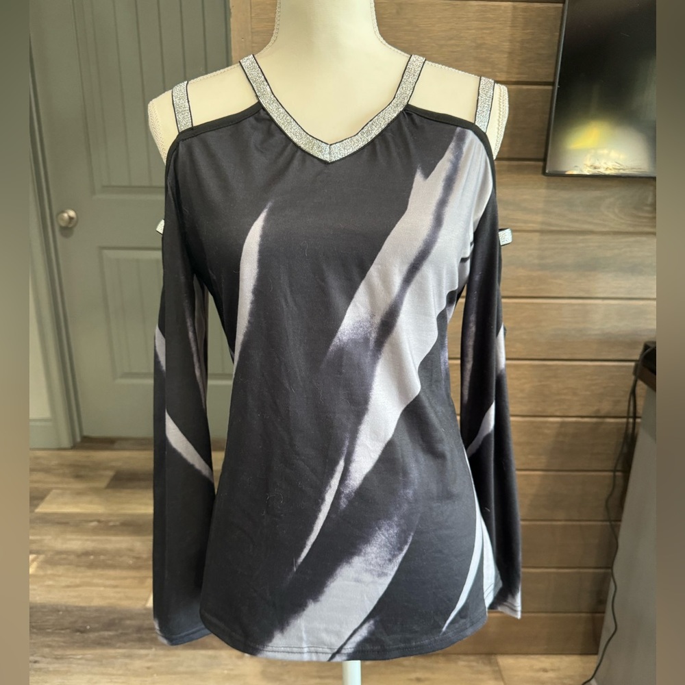 Sheilay Women’s long sleeve shirt with sparkly cut out shoulders